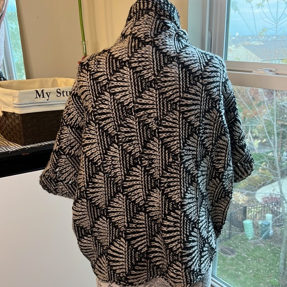 Women top - Picture 3 of 4